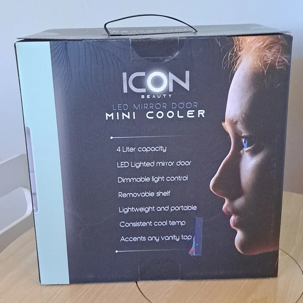 ICON mini skincare cooler